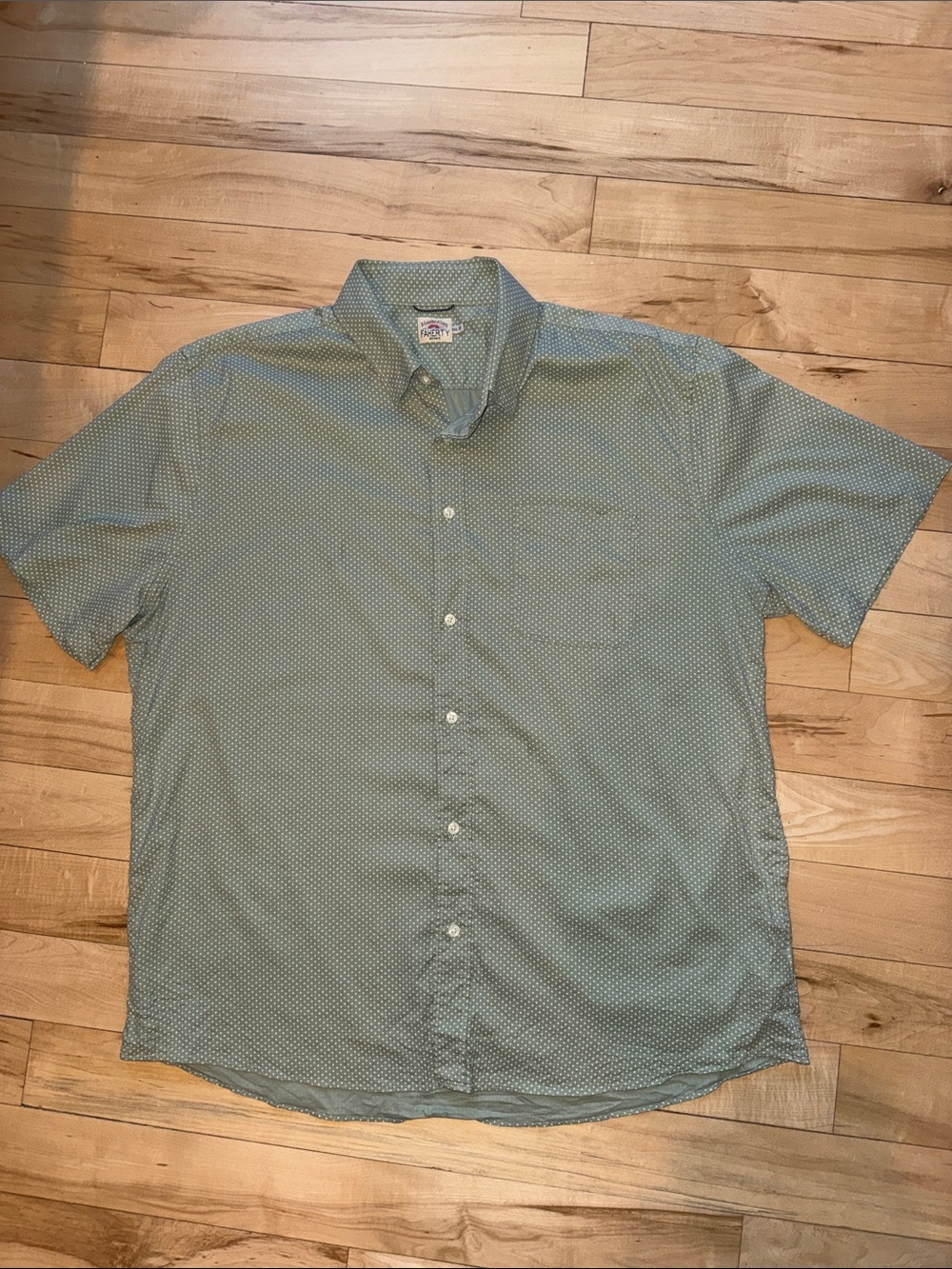 Men's XXL Faherty Short Sleeve Button-Up Shirt - Picture 2 of 3